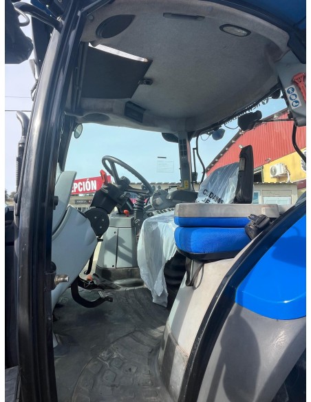 NEW HOLLAND T6020