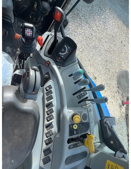 NEW HOLLAND T6020